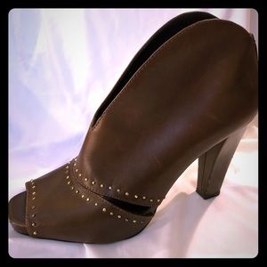 Franco Sarto trend leather bootie size 8.5